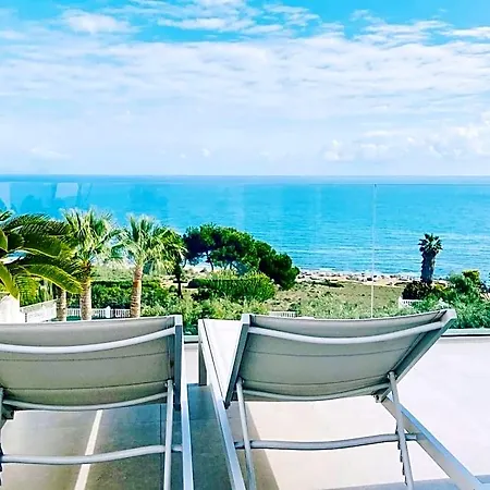La Del Mar Bed & Breakfast