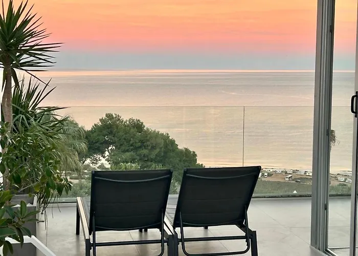 La Del Mar فندق مبيت وإفطار